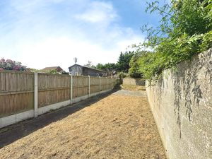 Colne Road- click for photo gallery